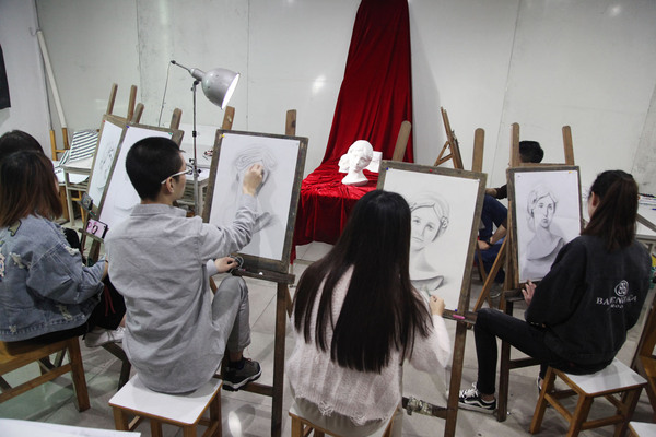 服装素描技法班